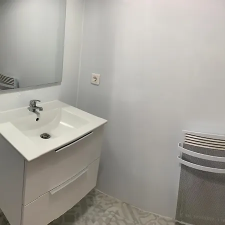 Апартаменты Jolies 42m2 Hyper Centre Ville De Au 1er Et 2eme Etage *