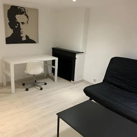 Апартаменты Jolies 42m2 Hyper Centre Ville De Au 1er Et 2eme Etage *