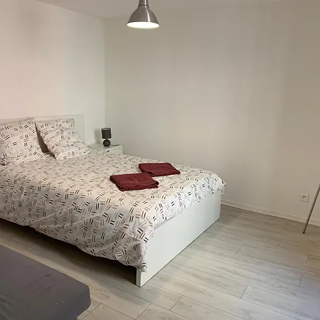 Jolies 42m2 Hyper Centre Ville De Au 1er Et 2eme Etage *